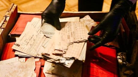 Hallan documentos nazis en archivos de la Corte Suprema argentina