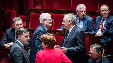 Fin de vie : les députés adoptent en commission une proposition de loi créant un « droit » à l’aide à mourir