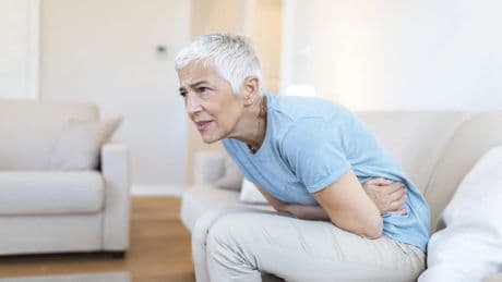 La enfermedad del hígado que puede dispararse tras la llegada de la menopausia