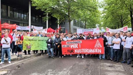 Bosch’ta işten atmalara karşı IG Metall miting yaptı