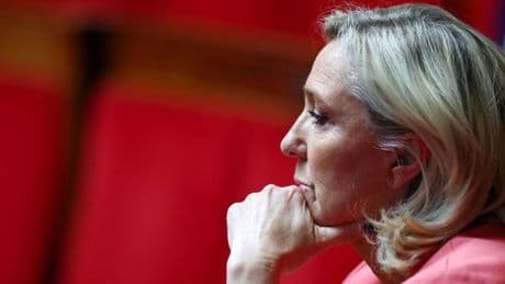 Budget 2026 : Marine Le Pen prévient que l’instauration d’une TVA sociale « poussera » le RN à « voter une censure » du gouvernement de François Bayrou