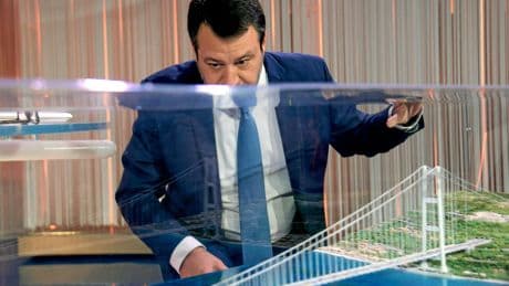 Mafia, séismes et tempêtes : les menaces qui planent sur « le plus grand pont suspendu au monde » en Sicile