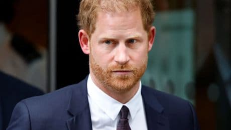 El príncipe Harry consultó si podía cambiarse de apellido y llevar el Spencer de su madre, Lady Di