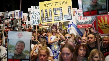 In Tel Aviv: Hunderttausende Israelis demonstrieren für die Befreiung der Geiseln