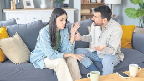 ESRA EZMECİ / Sustuğumuz her şey kavgaya dönüşüyor