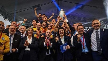 Trendyol 1. Lig'e yükselen Sarıyer, şampiyonluk kupasını aldı!