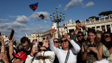 Habemus Papam!: Freudige Aufruhr in Rom – alles rund um den neuen Papst im Livestream