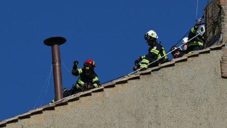 Conclave, cosa c'è dietro fumata bianca e perché è stato cambiato il meccanismo