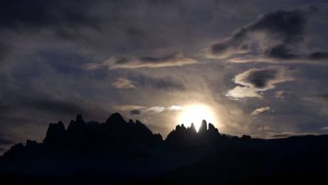 Wanderer tot in den Dolomiten gefunden – Kletterin verunglückt in der Schweiz