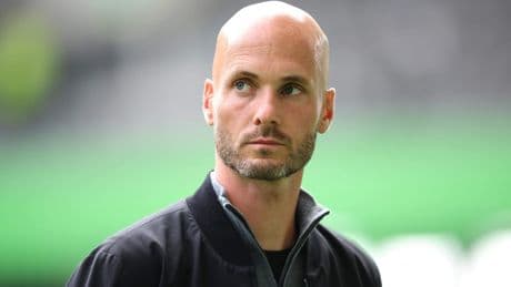Paul Simonis verspeelt met VfL Wolfsburg opnieuw punten in spectaculaire slotfase: gelijkmaker in 104e minuut