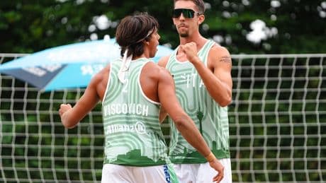 <p style="margin-bottom: 11px;"><span style="font-size: 11pt;"><span style="line-height: 107%;"><span style="font-family: Arial,sans-serif;">Beach volley: europei, fuori le due coppie azzurre</span></span></span></p>