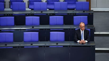 Merz hereda una Alemania estancada pero con la Bolsa acechando máximos históricos