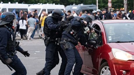 Krawalle befürchtet – Pariser Polizei rüstet für Sonntag massiv auf