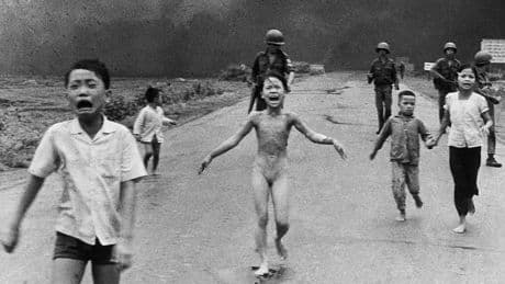El World Press Photo suspende la autoría de la foto de 'La niña del napalm', premiada en 1973