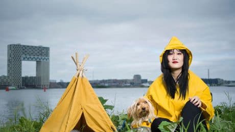Tv-maker Kelly-Qian van Binsbergen reisde naar Guiyang, de Chinese stad waar ze geadopteerd werd: ‘Ik had dáár moeten opgroeien’