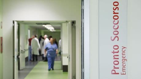 Sanità, firmato il contratto: aumenti medi da 172 euro (516 nei Pronto soccorso)