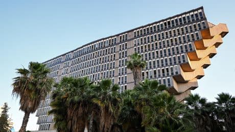 Une «grande perte pour le patrimoine mondial» : cet hôtel tunisien mythique est en cours de démolition