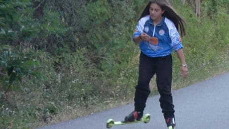 40 derece sıcaklıkta asfalt yolda kış yarışmalarına hazırlanıyorlar