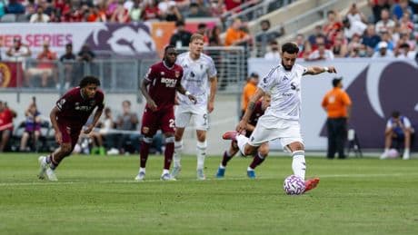 Manchester United 2-1 West Ham: Bruno Fernandes brace secures first pre-season win for Red Devils