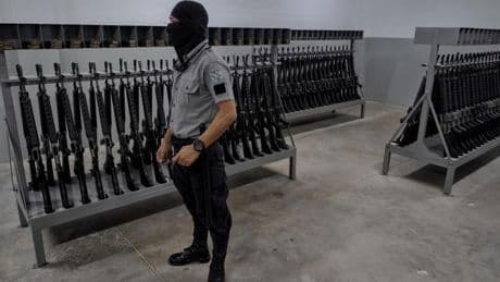 El Supremo de EEUU ordena suspender las deportaciones a El Salvador