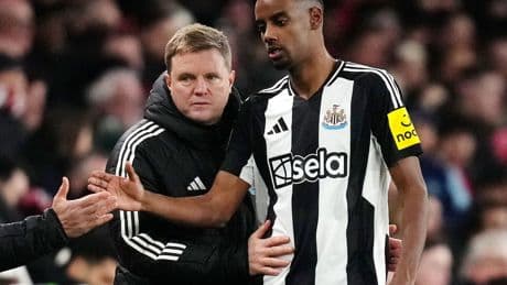 Eddie Howe says Alexander Isak future ‘irrelevant’ when Newcastle face Liverpool
