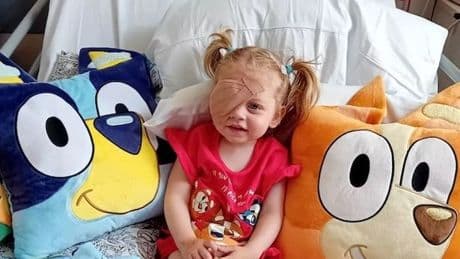 Mum realised something was wrong with little girl after what photo showed