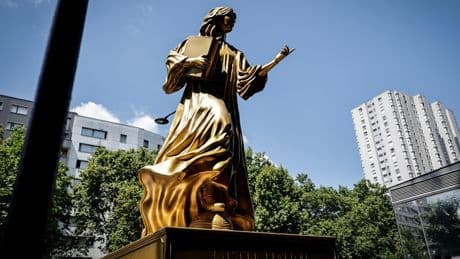 Simone Veil, Gisèle Halimi... Les statues féminines de la cérémonie des JO 2024 bientôt installées dans le nord de Paris, rue de la Chapelle