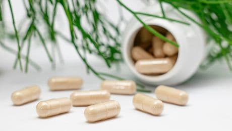 Il caldo è alle porte, come combattere stanchezza e spossatezza? Vitamine e sali minerali sono tra gli integratori più utilizzati in Italia