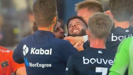 Skandal nach dem Spiel - Ex-Zweitliga-Profi plötzlich im Würgegriff