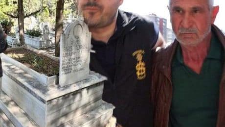 Özgür Özel'e saldıran şüphelinin katlettiği oğlunun mezarında dikkat çeken yazı