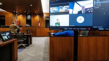 Tyler Robinson inculpé pour l’assassinat de Charlie Kirk : au cœur de l’acte d’accusation, l’ADN du tireur et ses échanges avec ses parents et son colocataire