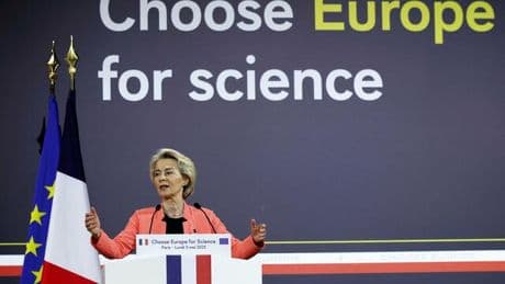 Von der Leyen in Paris: Halbe Milliarde Euro soll Forscher in die EU locken