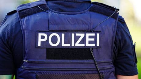 Messerangreifer in Wuppertal: Polizisten schießen
