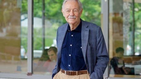 La Feria del Libro de Bilbao rendirá homenaje a Eduardo Mendoza, flamante Premio Princesa de Asturias