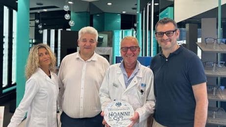 Savona, l’ottico Franco Rocchetti festeggia 40 anni di attività