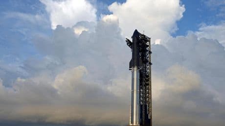La nave Starship de SpaceX supera con éxito su décimo lanzamiento de prueba y logra desplegar satélites en el espacio