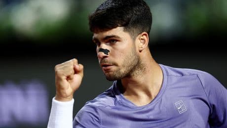 Carlos Alcaraz toca techo en Roma y alcanza por primera vez los octavos