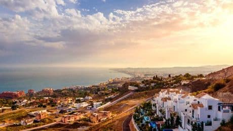 'Hidden gem' Spanish town is just an hour from Marbella and is 'less crowded'