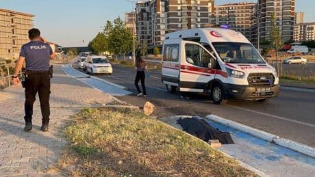 Tekirdağ'da feci kaza! Yön levhasına çarpan 14 yaşındaki Azra hayatını kaybetti