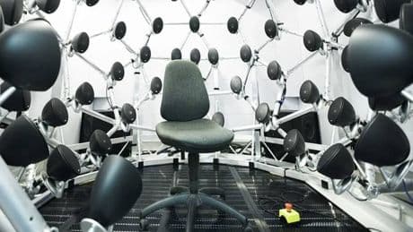Crean una cúpula sonora con altavoces de tan alta fidelidad que es capaz de 'teletransportar' tu cerebro