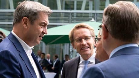 Heimlich auf Helgoland - CDU-Ministerpräsident spottet über Söder