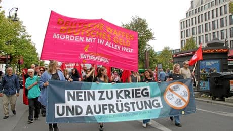 Antimilitarismus | »Realistische Alternative zu Waffenlieferungen«
