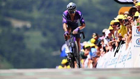 Vechten tegen de tijdslimiet in de Tour: 'Je hebt de grupetto echt nodig'