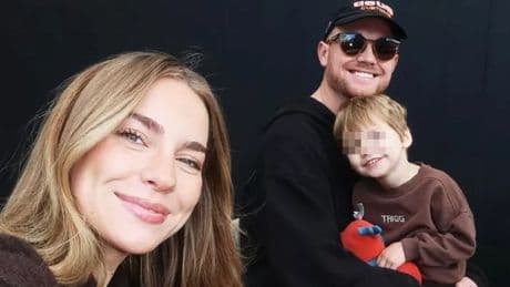 Muore annegato in piscina a 3 anni: il padre lo ha perso di vista per fare una scomessa di basket da 25 dollari. La mamma è l'influencer Emilie Kiser