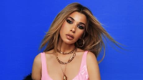 Natalia: &quot;Hay un porcentaje muy pequeño de artistas que están en lo más alto, la mayoría cantamos en fiestas populares y vivimos bien&quot;