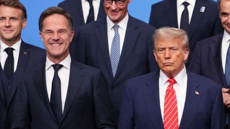 «Je ne l’ai pas appelé papa» : Mark Rutte, le secrétaire général de l’Otan, clarifie ses propos envers Trump
