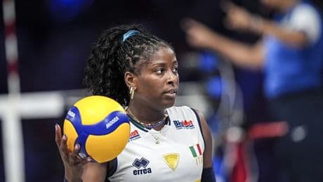 Ödüllü smaçör Myriam Sylla resmen Galatasaray'da!