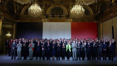 «Vous êtes la génération Notre-Dame» : Emmanuel Macron décore les artisans de la reconstruction