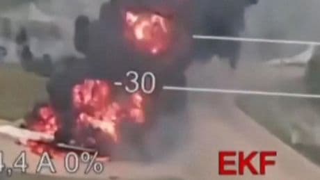 Spectaculair nieuw beeld: vlammenzee op Russisch vliegveld