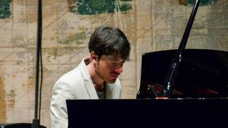 Piano City, a Linate omaggio ai Coldplay con Luis Di Gennaro in concerto
